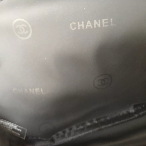Chanel makeup bag case/ free with makeup purchase - Picture 4 of 5